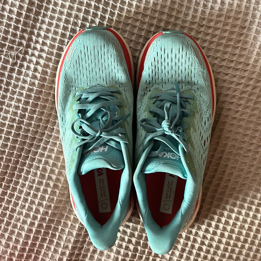 Hoka Clifton 8 Running Shoes in Aquarelle/Eggshell